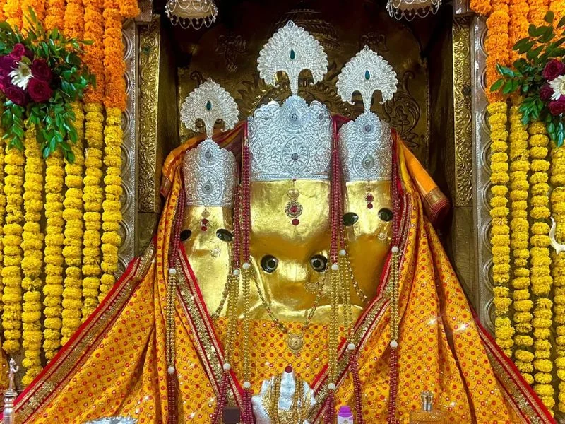 Maa Baglamukhi Temple
